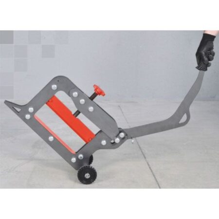 Transport on wheels of manual paving block cutter Blockut - Montolit